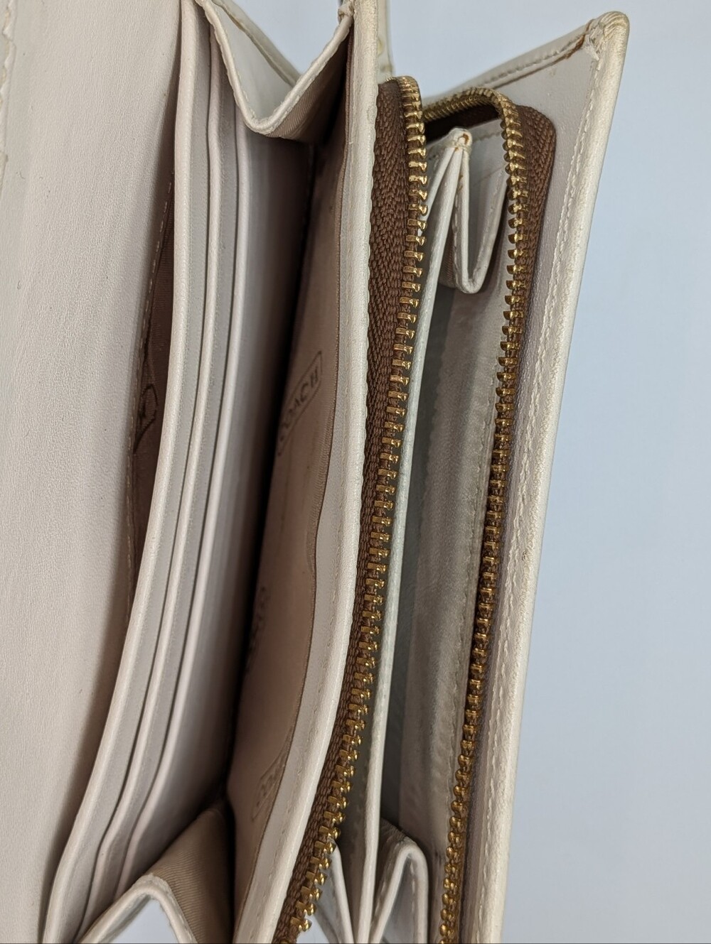 Coach Signature Wallet Khaki Canvas White Perforated Leather Trim Zip Folding - Picture 15 of 16